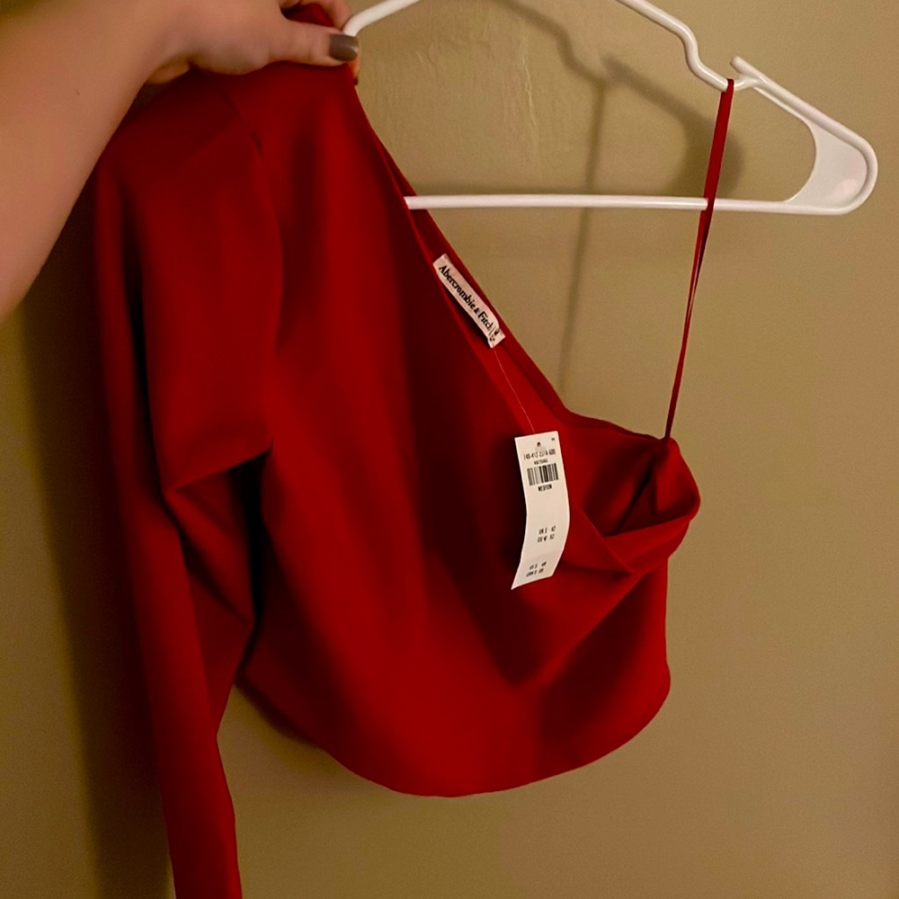 Abercrombie & Finch shirt-never worn, slightly cropped, one sleeve style